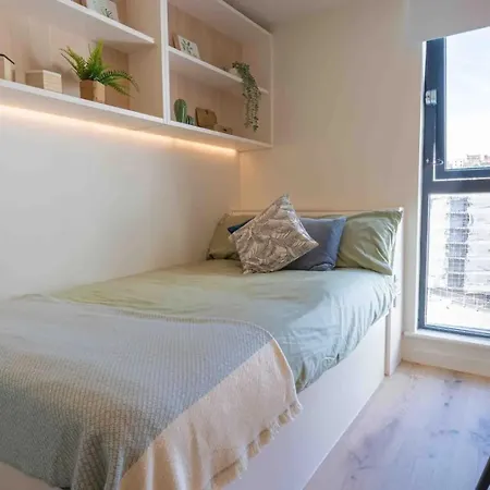 For Students Only - Iq By Bus Station And 15 Min To Uni * Bristol
