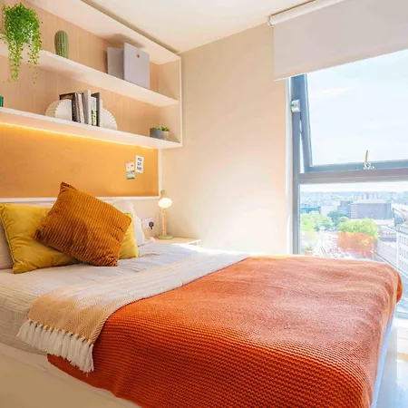 For Students Only - Iq By Bus Station And 15 Min To Uni