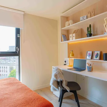 For Students Only - Iq By Bus Station And 15 Min To Uni * Bristol
