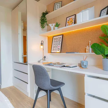 Appartement For Students Only - Iq By Bus Station And 15 Min To Uni *