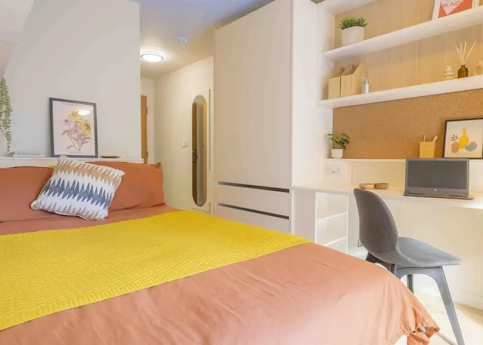 For Students Only - Iq Bristol